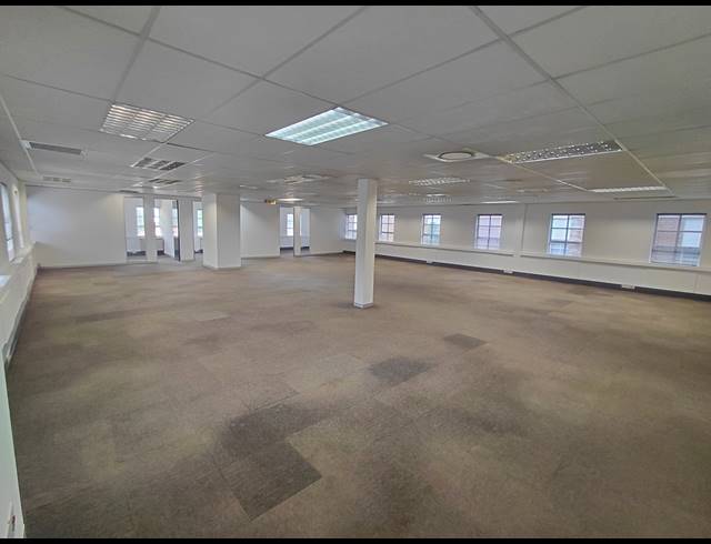 426M² OFFICE TO LET IN FOURWAYS